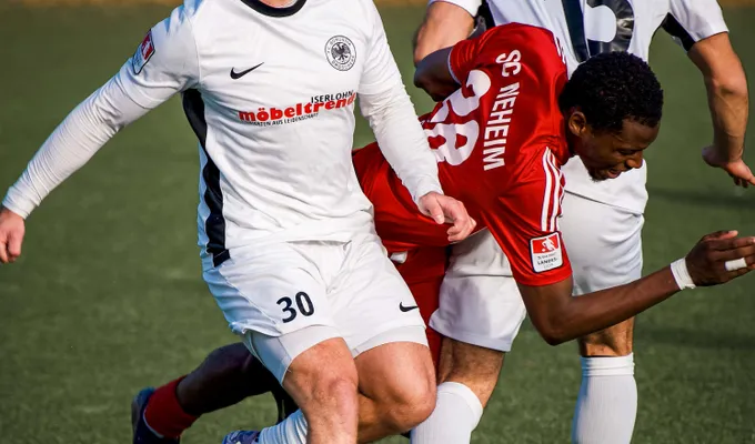  Erste startet mit Heimsieg in die Meisterschaft