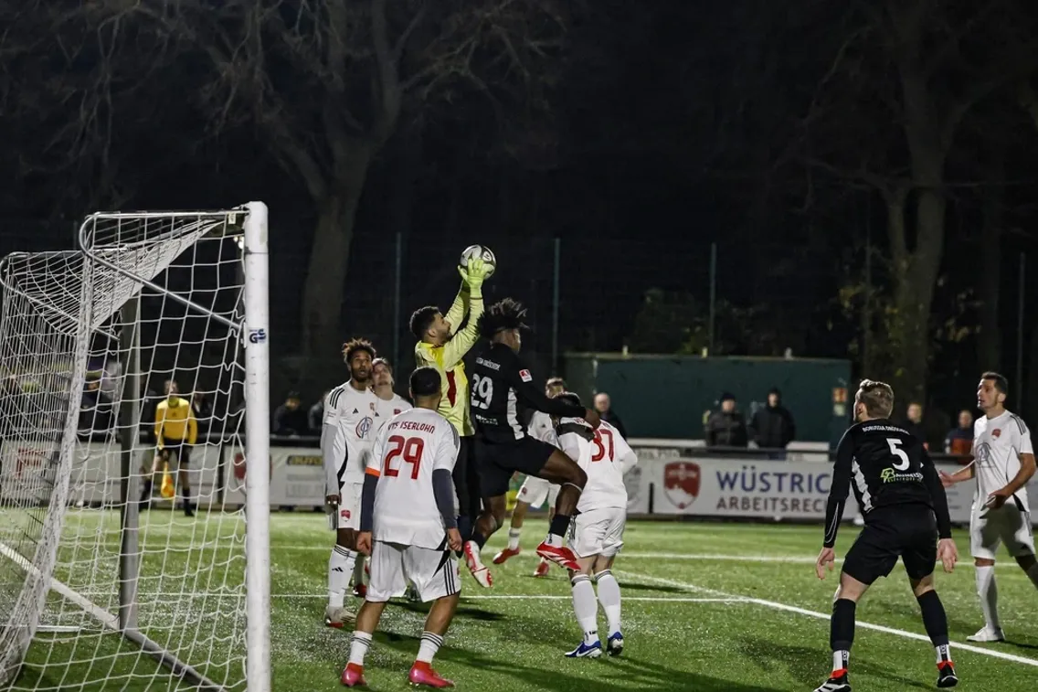 Foto zum Newsartikel Erste unterliegt beim VTS Iserlohn im Elfmeterschießen